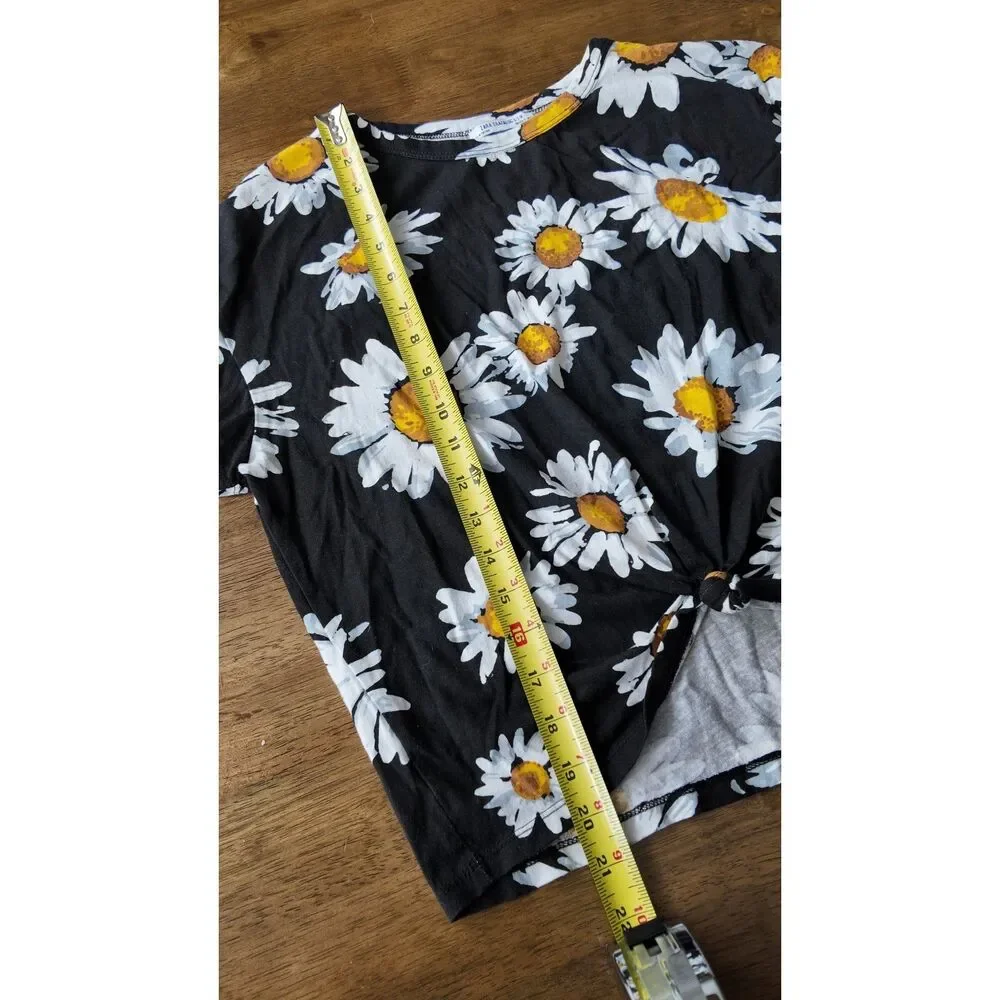 Zara Trafaluc Black Daisy Floral Front Knot Crop Top Size Small